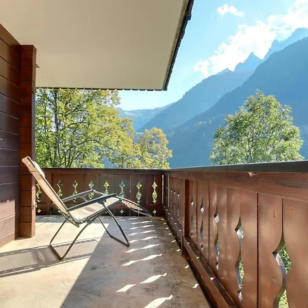 Renovated Flat Next To Cable Car *