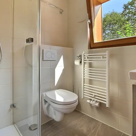 Renovated Flat Next To Cable Car