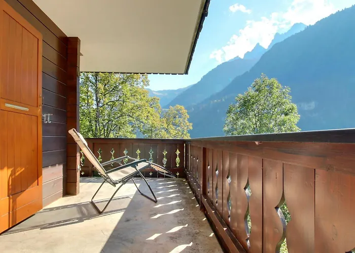 Renovated Flat Next To Cable Car *